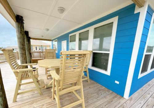 Crystal Blue home in Crystal Beach, USA