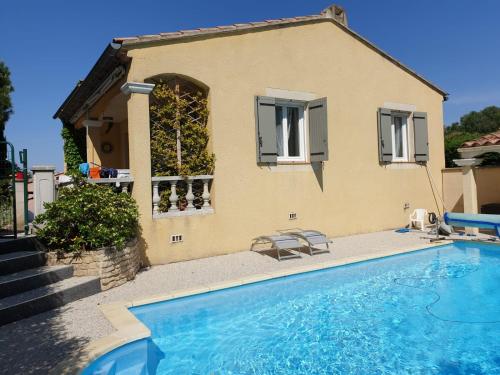 Belle villa à 10 min à pied du centre de Monteux gîte à louer Monteux