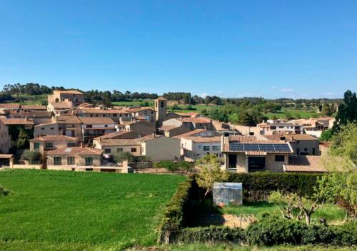 Kilátás, Vive la vida rural: Alojamiento en Les Piles. NIU RURAL, S.L. in Guialmons