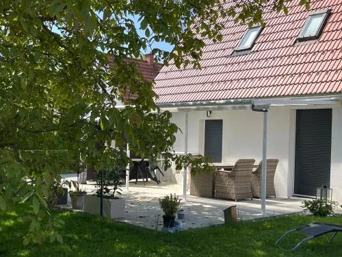 Haus mit Garten Familie Pabst in Maria Lankowitz, Österreich