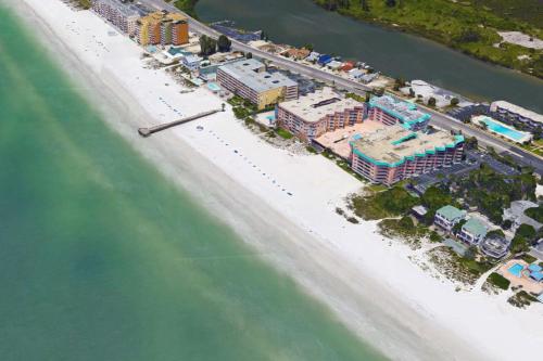 Beach Cottage 2402 in Clearwater Beach, USA