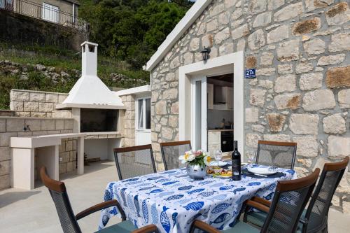 PERLA - small comfy house with the terrace