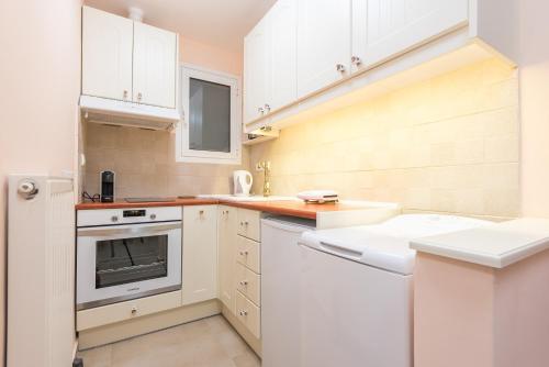 One-Bedroom Apartment image 10