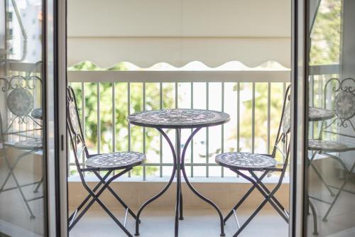 One-Bedroom Apartment image 9