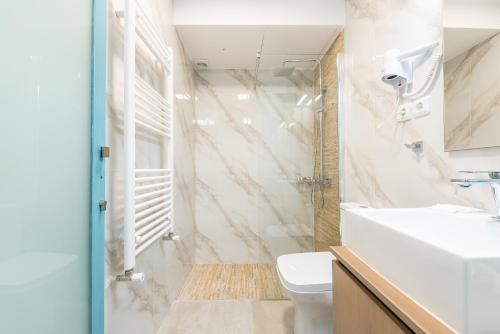 One-Bedroom Apartment image 3