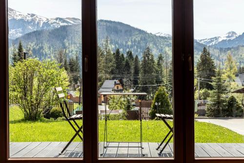 Apartment with Mountain View image 3