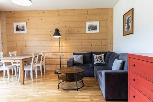 Apartment with Mountain View image 5
