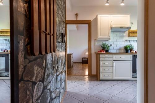 Apartment with Mountain View image 9