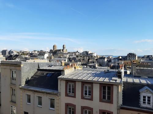 Le Petit Michelet - image 2