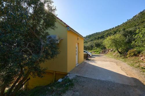 Dora&Paulo sweet countryside cottage