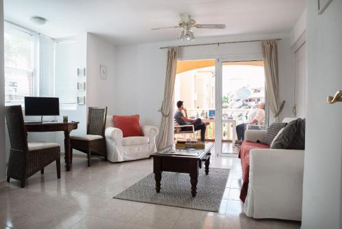 Casita Louise - 3 bedroom, 3 minutes from the sea chambre d'hôte Granadilla de Abona