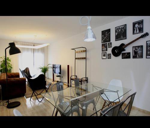 Rock & Roll Apartament -aire acondicionado en todas las habitaciones y salón-, Deltebre (photo 2)