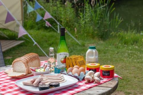 Lloyds Meadow Glamping