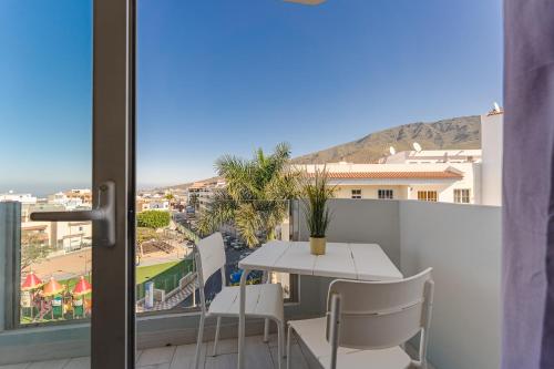 303. MODERN, SUNNY IFONCHE WITH WiFi, Adeje (fotografie 2)