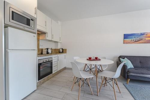 303. MODERN, SUNNY IFONCHE WITH WiFi, Adeje (fotografie 3)