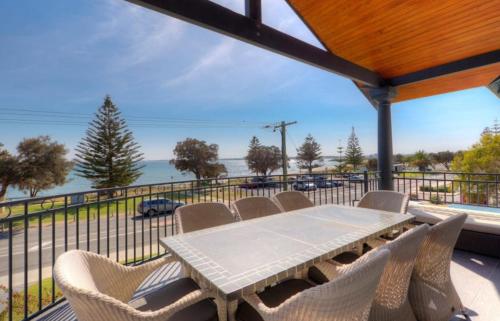 Beachfront Family Favourite Home with Pool & Views