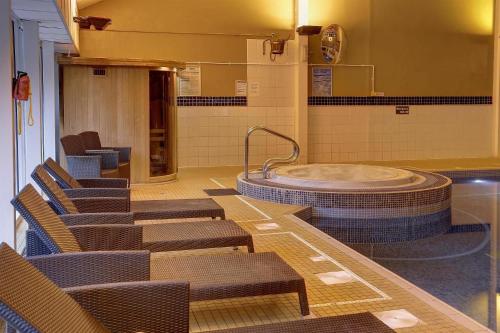 泳池, Buchanan Arms Hotel & Leisure, Sure Hotel Collection in 德里門