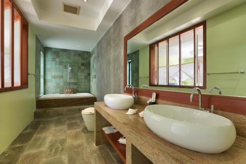 Well-appointed bathrooms
