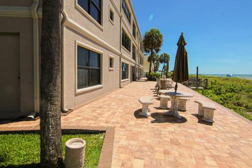 Belleair Sands 107 in Belleair Beach