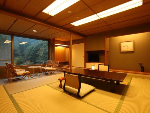 Japanese-Style Superior Room