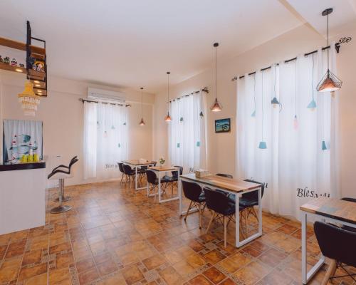 Einrichtungen, Hello Inn near Lintou Park