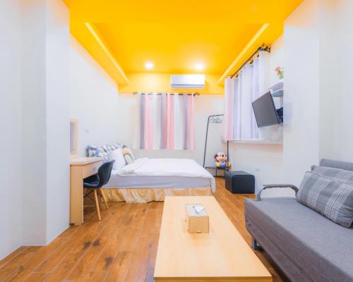 Hello Inn near Lintou Park