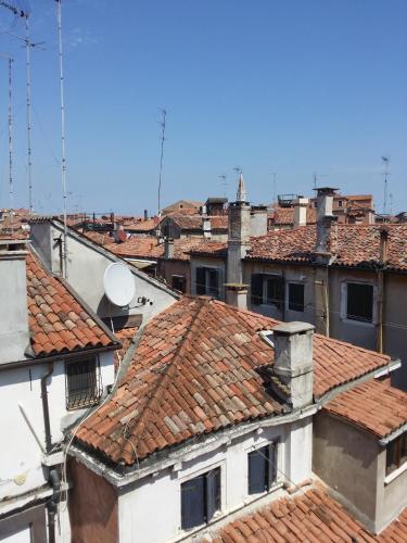 Venice Heaven Apartments - Ca Giulia with private TERRACE sanitize with OZONE - image 4