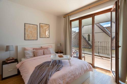 Sunny Penthouse front of Szimpla Kert