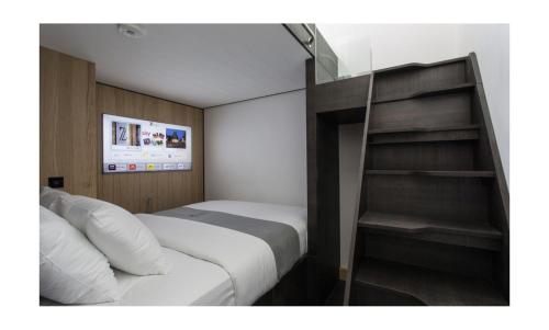 The Z Hotel Bath - main image