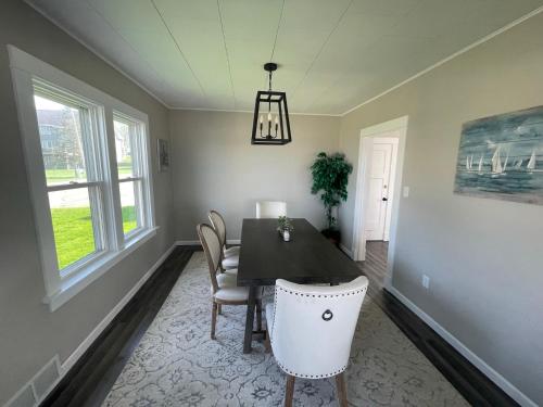 3 Bedroom House with Lake Pepin views with access to shared pool - image 3