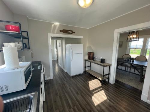 3 Bedroom House with Lake Pepin views with access to shared pool - image 14