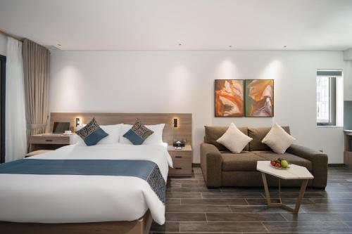 360607380 The Dream Suite