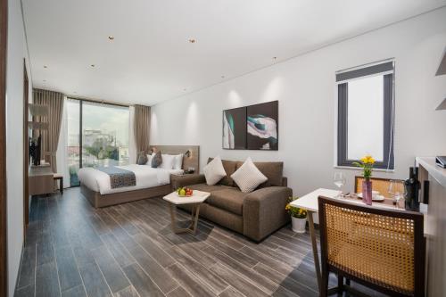 360607473 The Dream Suite