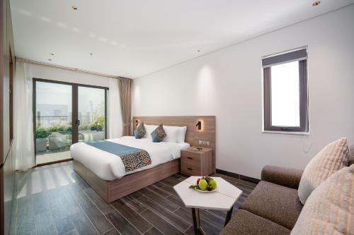 360607493 The Dream Suite