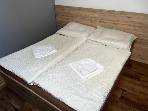 Deluxe Double Room with Shower