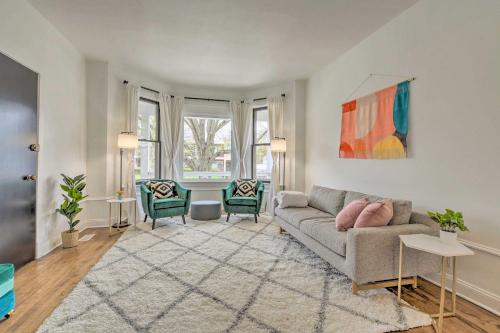 Spacious Oak Park Home, 11 Mi to Downtown Chicago! in Oak Park, USA