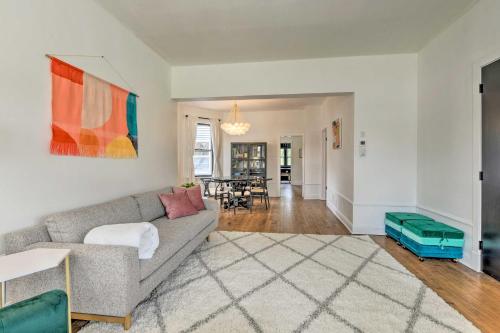 Spacious Oak Park Home, 11 Mi to Downtown Chicago! in Oak Park, USA