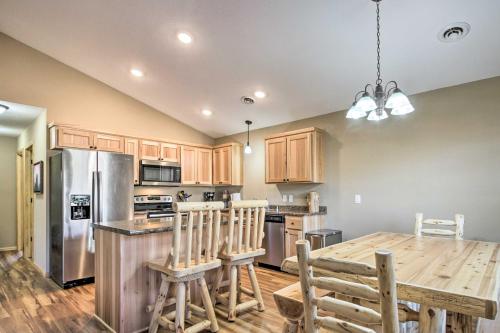 Breezy Point Cabin w/ Fire Pit - Walk to Lake in Breezy Point (MN)