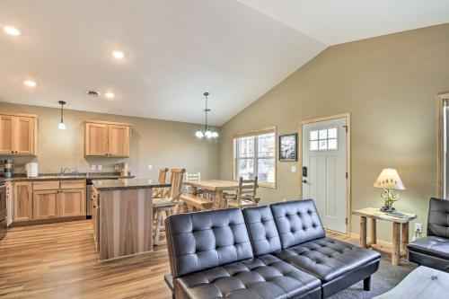 Breezy Point Cabin w/ Fire Pit - Walk to Lake in Breezy Point (MN)