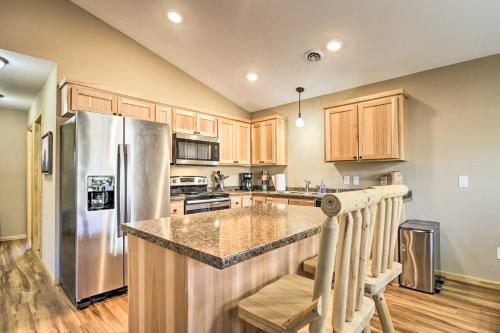 Breezy Point Cabin w/ Fire Pit - Walk to Lake in Breezy Point (MN)