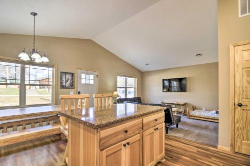 Breezy Point Cabin with Fire Pit - Walk to Lake in Breezy Point, USA