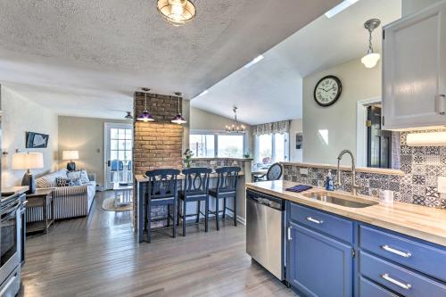 Westbrook Home with Ocean Views - Walk to Beach in Westbrook, USA