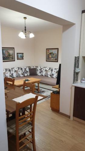 Valentina's Apartment, Tirana (photo 8)