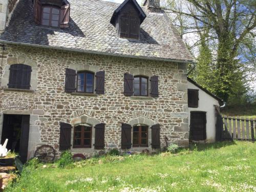 Maison typique corrézienne gîte à louer Le Mazergue