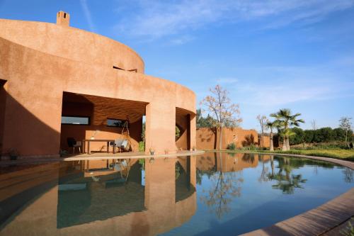 Loop - An hedonist house, Tameslouht