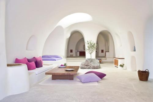 Perivolas Hotel - image 8