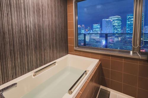 room detail thumbnail 2