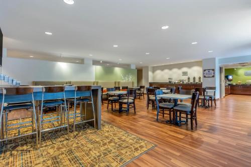 MainStay Suites St Louis Airport