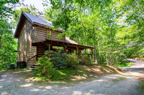 The Hartland - Hot Tub, Jacuzzi, Fireplace thumb 4