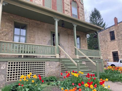 Abes Spring Street Guest House in Galena, USA